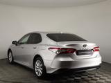 Toyota Camry 2020 года за 14 890 000 тг. в Астана – фото 4