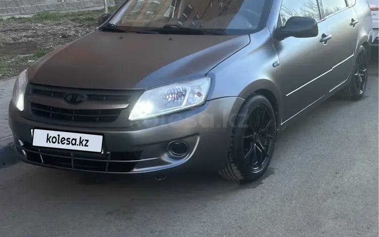 ВАЗ (Lada) Granta 2190 2013 годаүшін1 800 000 тг. в Астана