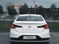 Hyundai Elantra 2020 годаfor8 900 000 тг. в Шымкент – фото 2