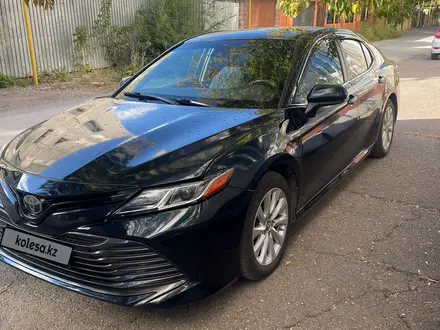 Toyota Camry 2019 года за 10 500 000 тг. в Караганда