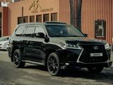 Lexus LX 570 2018 года за 50 000 000 тг. в Атырау