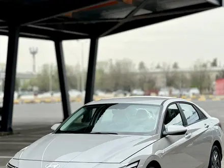 Hyundai Elantra 2024 года за 9 900 000 тг. в Шымкент