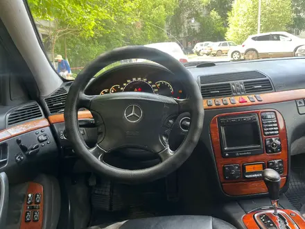 Mercedes-Benz S 320 2001 года за 4 000 000 тг. в Актобе – фото 7