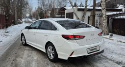 Hyundai Sonata 2019 годаүшін9 800 000 тг. в Астана – фото 2