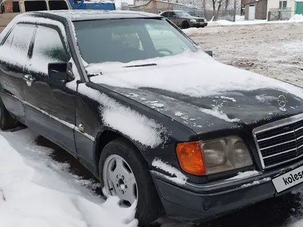 Mercedes-Benz E 320 1994 года за 1 300 000 тг. в Астана – фото 4