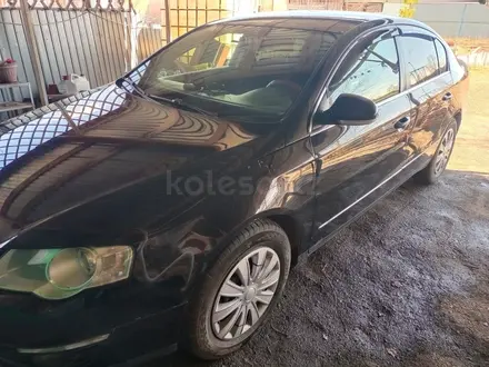 Volkswagen Passat 2010 года за 5 500 000 тг. в Степногорск – фото 2