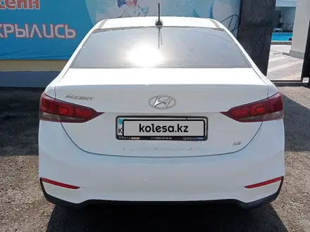 Hyundai Accent 2019 года за 6 800 000 тг. в Тараз – фото 2