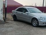 Mercedes-Benz C 180 2001 года за 1 600 000 тг. в Атырау – фото 3