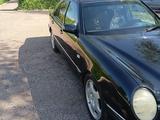 Mercedes-Benz E 320 1996 года за 3 000 000 тг. в Кулан – фото 2