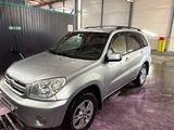 Toyota RAV4 2004 годаүшін5 200 000 тг. в Караганда