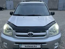 Toyota RAV4, 2004