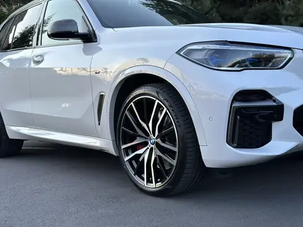 BMW X5 2022 года за 43 500 000 тг. в Алматы – фото 4