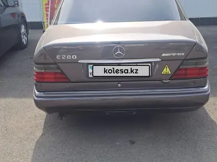 Mercedes-Benz E 280 1995 года за 2 600 000 тг. в Шымкент – фото 4