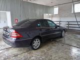 Mercedes-Benz C 200 2001 годаүшін2 900 000 тг. в Караганда – фото 3