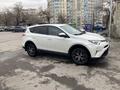 Toyota RAV4 2018 года за 11 200 000 тг. в Алматы – фото 3