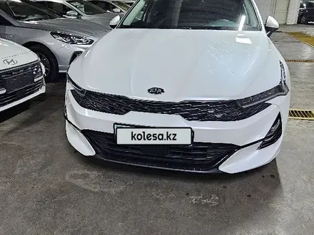 Kia K5 2021 года за 12 500 000 тг. в Алматы