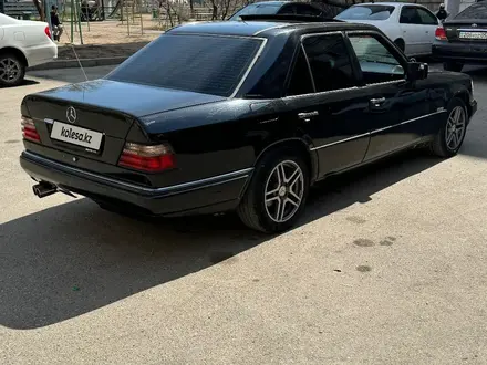 Mercedes-Benz E 320 1995 года за 2 500 000 тг. в Алматы – фото 4