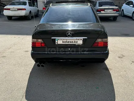 Mercedes-Benz E 320 1995 года за 2 500 000 тг. в Алматы – фото 6