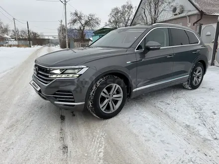 Volkswagen Touareg 2022 года за 27 600 000 тг. в Костанай