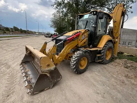 Caterpillar  432E 2022 года за 50 000 000 тг. в Алматы