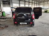 Chevrolet Niva 2015 года за 4 500 000 тг. в Атырау – фото 2