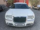 Chrysler 300C 2005 года за 4 200 000 тг. в Алматы – фото 2