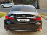 Lexus ES 250 2018 года за 21 000 000 тг. в Шымкент – фото 5
