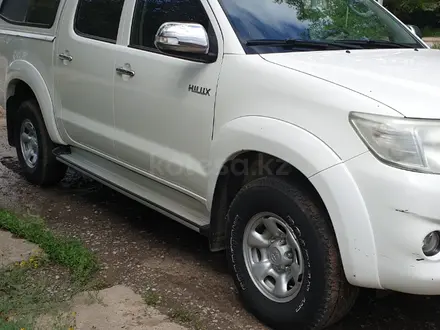 Toyota Hilux 2014 года за 11 000 000 тг. в Актобе – фото 2