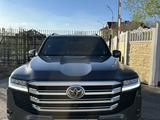 Toyota Land Cruiser 2023 года за 56 000 000 тг. в Караганда – фото 2