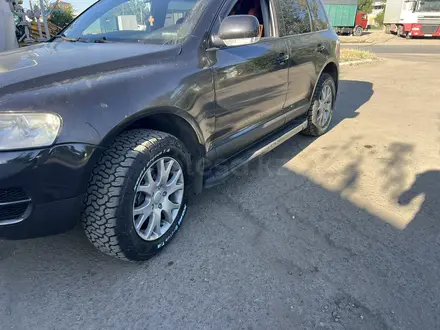 Volkswagen Touareg 2003 года за 5 000 000 тг. в Караганда – фото 8