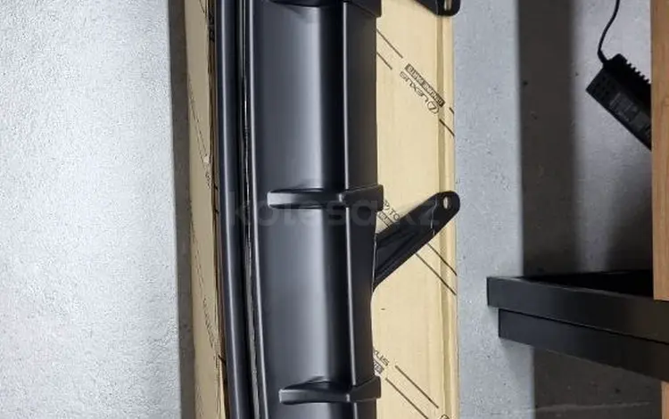 Задний диффузор накладка Lexus Rx350 за 150 000 тг. в Алматы