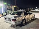 Mercedes-Benz E 230 1989 года за 850 000 тг. в Шу – фото 3