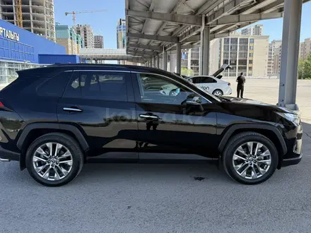 Toyota RAV4 2023 года за 17 500 000 тг. в Караганда – фото 4