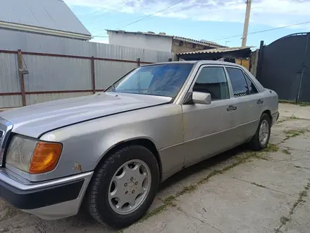 Mercedes-Benz E 230 1990 года за 650 000 тг. в Тараз
