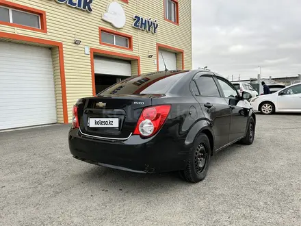 Chevrolet Aveo 2013 года за 2 500 000 тг. в Атырау – фото 5