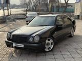 Mercedes-Benz E 320 1997 годаfor5 000 000 тг. в Алматы