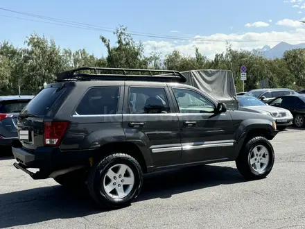 Jeep Grand Cherokee 2006 года за 7 200 000 тг. в Алматы – фото 3