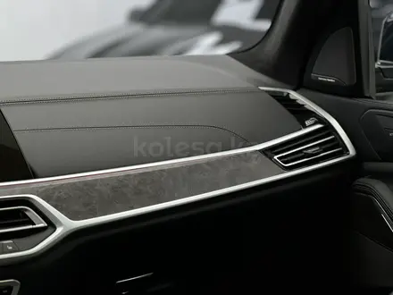 BMW X7 2020 года за 40 000 000 тг. в Алматы – фото 17