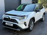 Toyota RAV4 2021 года за 16 200 000 тг. в Караганда