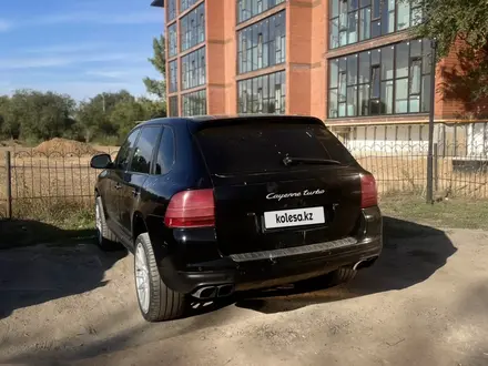 Porsche Cayenne 2005 года за 4 000 000 тг. в Уральск – фото 2