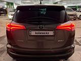 Toyota RAV4 2015 года за 9 400 000 тг. в Астана – фото 3