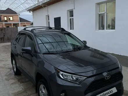 Toyota RAV4 2021 года за 17 150 000 тг. в Жанаозен – фото 5