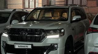 Toyota Land Cruiser 2021 года за 41 500 000 тг. в Актау