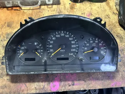W163 ML Шиток за 25 000 тг. в Алматы