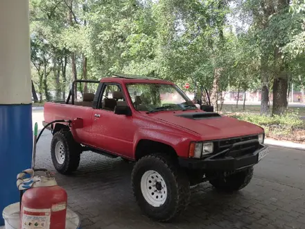 Toyota Hilux Surf 1988 года за 2 500 000 тг. в Алматы – фото 6