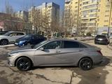 Hyundai Elantra 2022 годаfor10 700 000 тг. в Алматы – фото 2