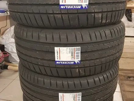 235-45-21перед и зад 255-40-21 Michelin Pilot Sport 4 за 195 000 тг. в Алматы