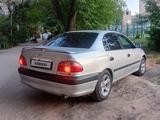 Toyota Avensis 1999 годаүшін2 050 000 тг. в Актобе – фото 2