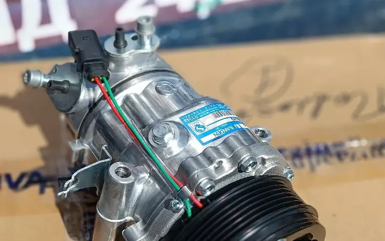 Компрессор кондиционера Volkswagen Polo Sedan за 95 000 тг. в Караганда