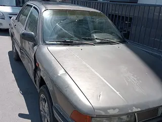 Mitsubishi Galant